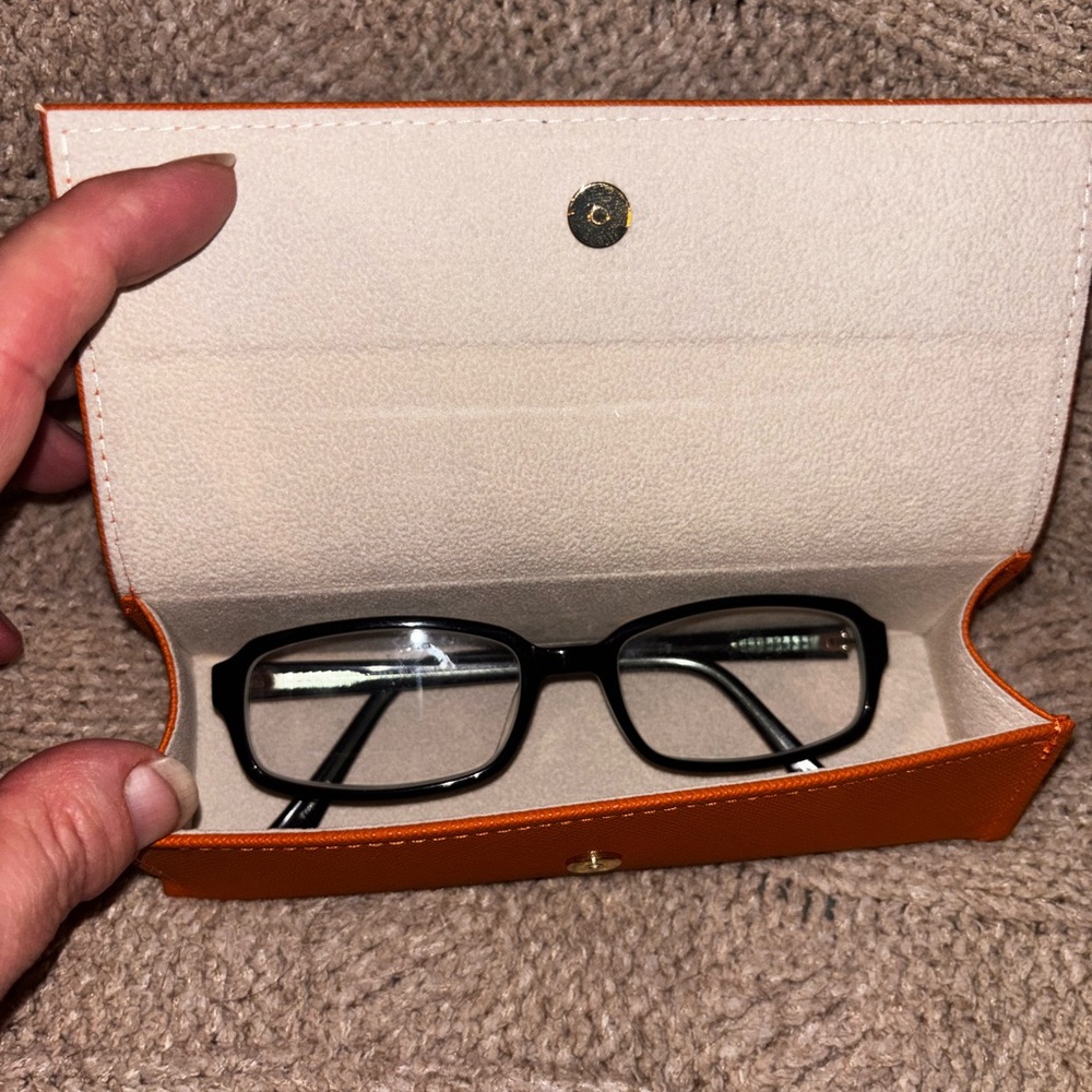 Tory Burch Orange Saffiano Glasses Case with Gold Logo - Picture 5 of 6